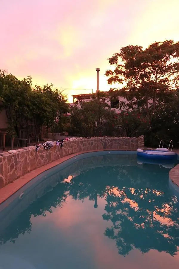Cortijo Paraiso Charcon Higuera 0*,